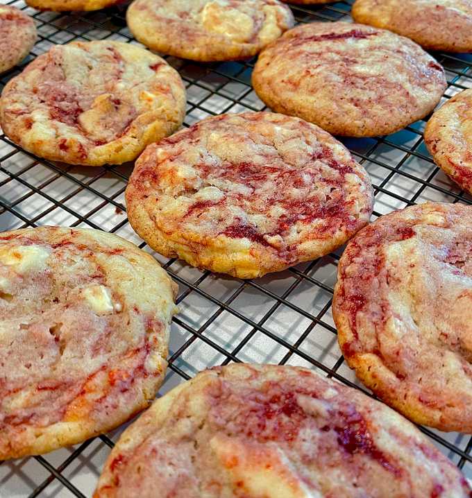 strawberry-swirl-cookies-1.jpeg
